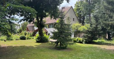 Klimatyczna posiadłość ze stawami w Przybyszowie